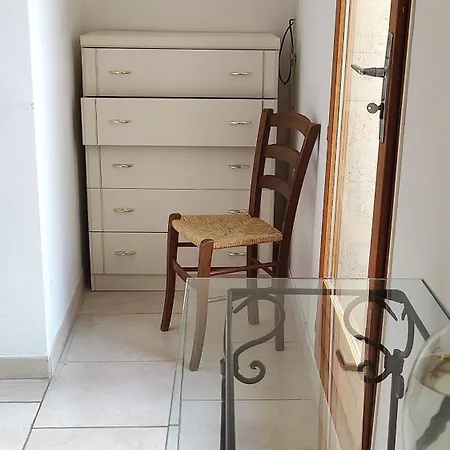 Maison Provencale Au Milieu Des Champs *