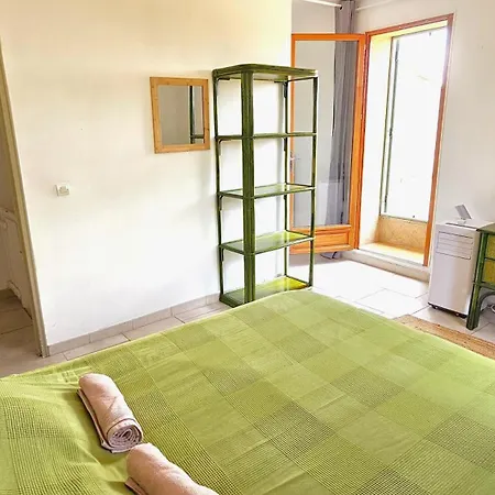 Maison Provencale Au Milieu Des Champs * Robion en Luberon
