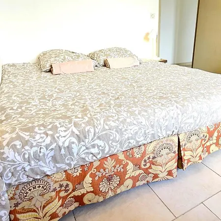 Maison Provencale Au Milieu Des Champs Holiday home *