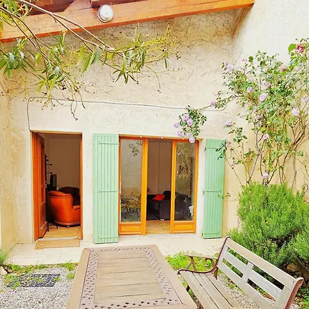 Maison Provencale Au Milieu Des Champs Holiday home *